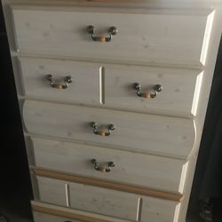 Kathy  ireland  5-drawer dresser 