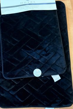 New Set of Memory Foam Black Bath Mats Please Read Post Before Messaging