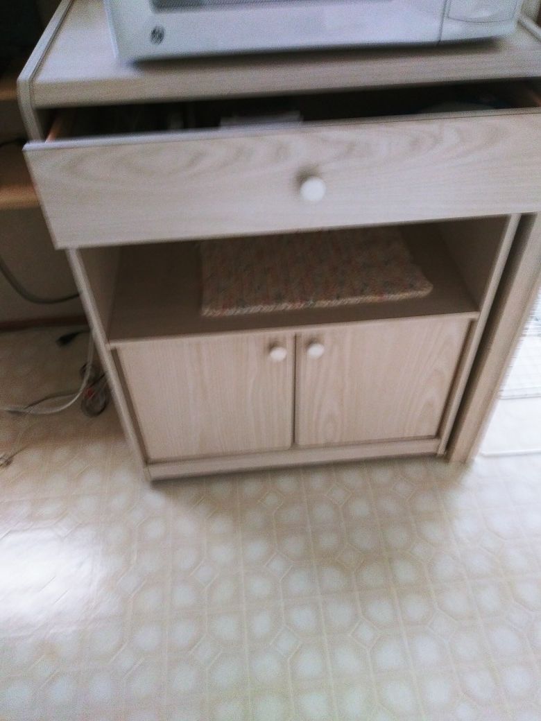 Microwave table/Cabinet