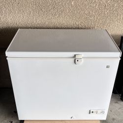 Deep Freeze/ Chest Freezer - Good Condition