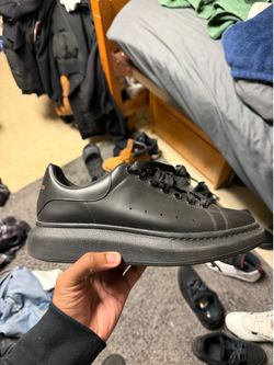 Mqueen size 42