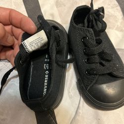 Converse Size 4