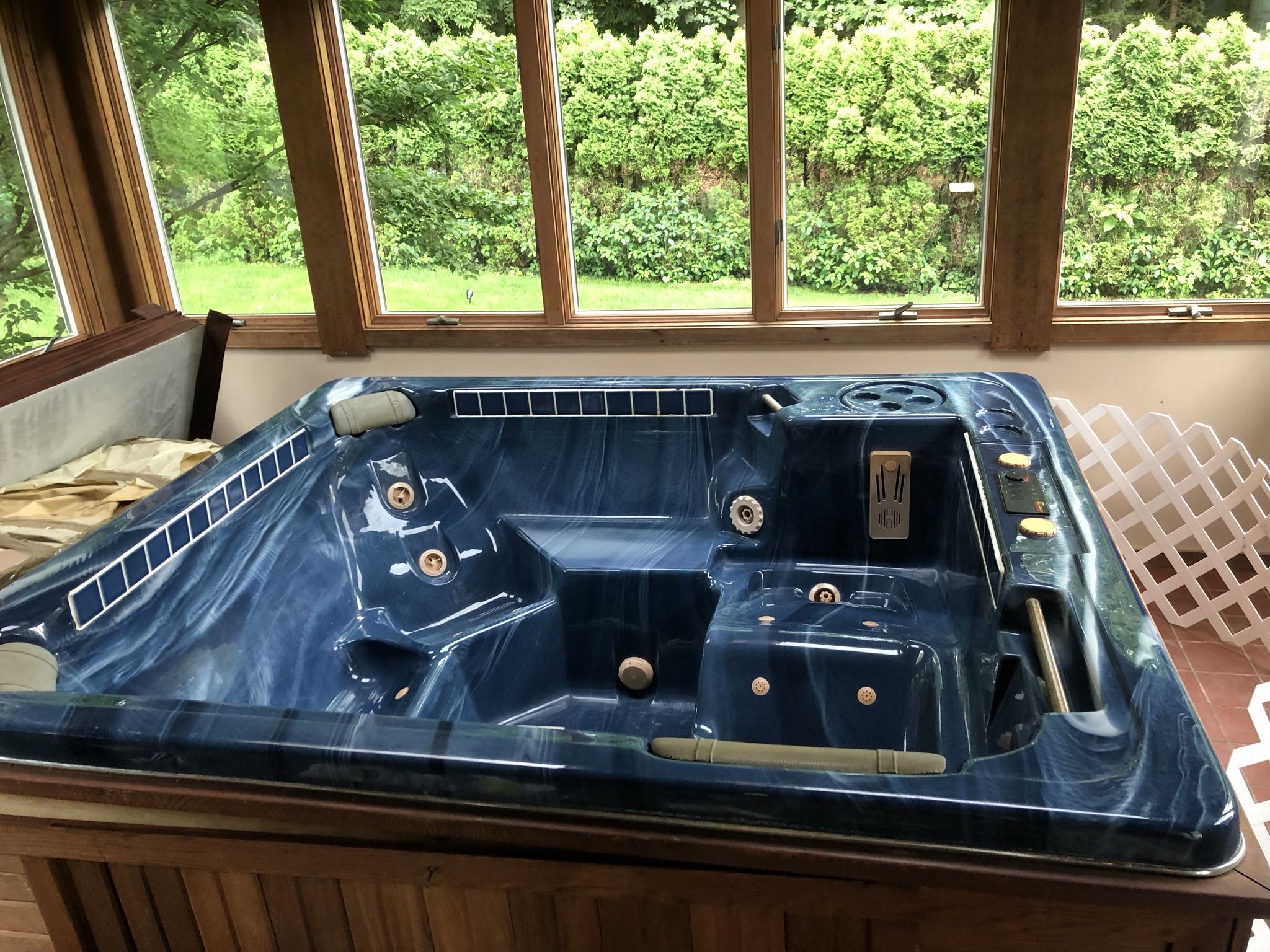 Hot tub 