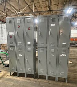 Set of 2 lockers