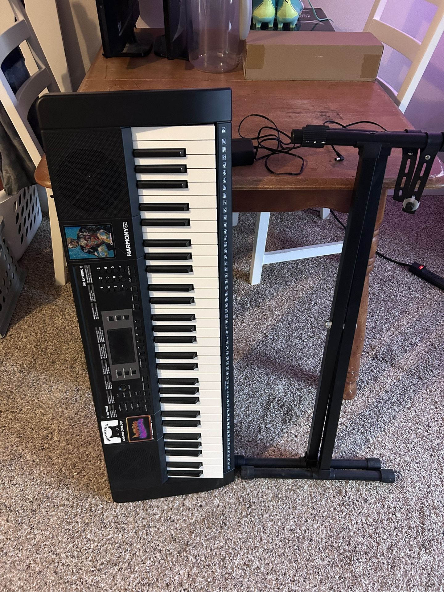 Alesis Harmony61 keyboard + stand
