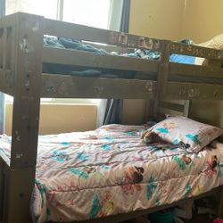 Twin bunkbeds good condition 