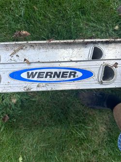 Aluminum extension ladder