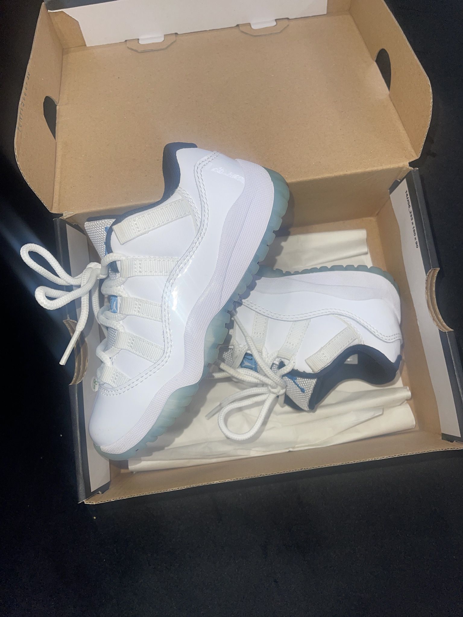 Jordan 11 Retro Low “legend Blue”
