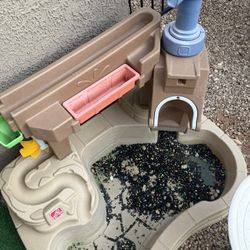 Kids Outdoor Water pump play