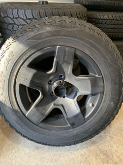 Rines 17x7.5 De 5 Hoyos Bolt Pattern 5x5 Con Llantas 245/70/17 $350