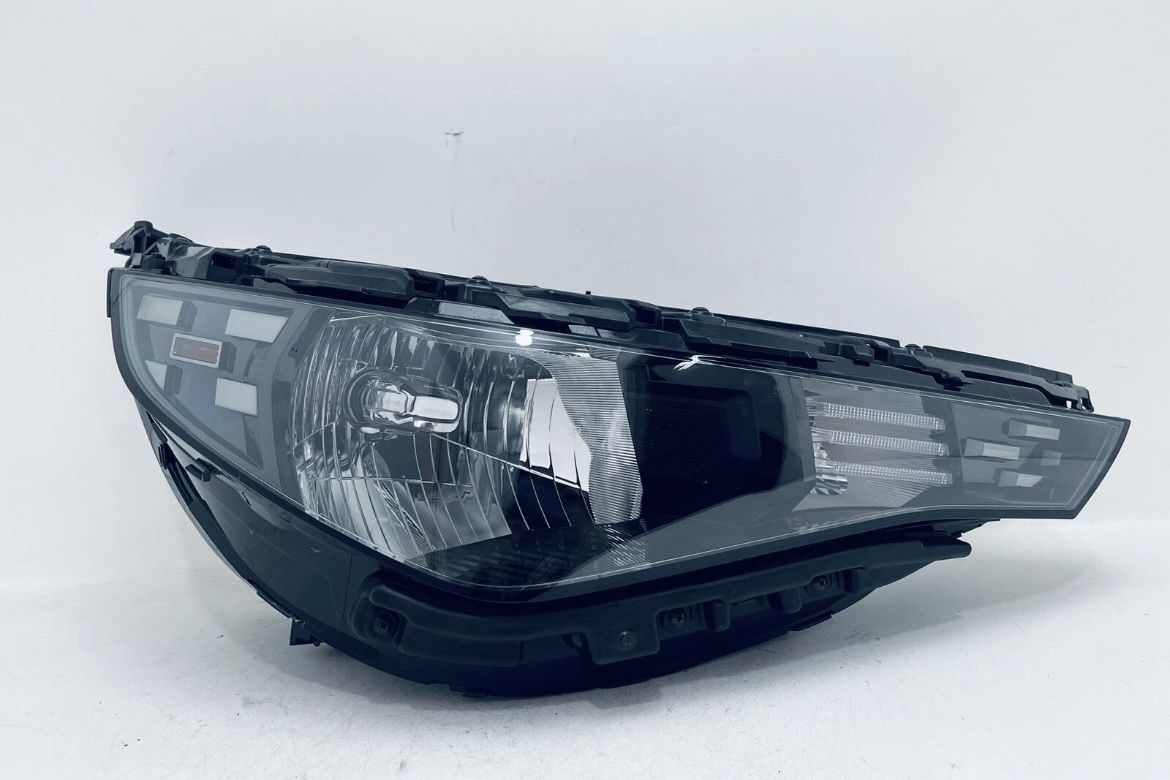 2023-2024 KIA SOUL RIGHT PASSENGER SIDE HEADLIGHT HALOGEN OEM