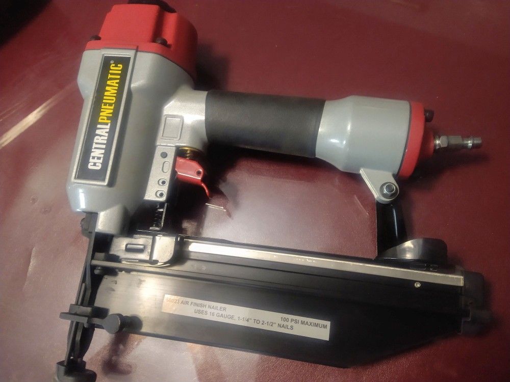 Central Pneumatic 16 Gauge Finish Nailer