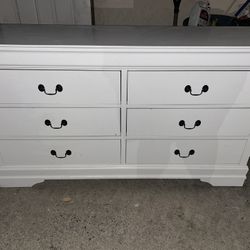 All White 6 Drawer Dresser