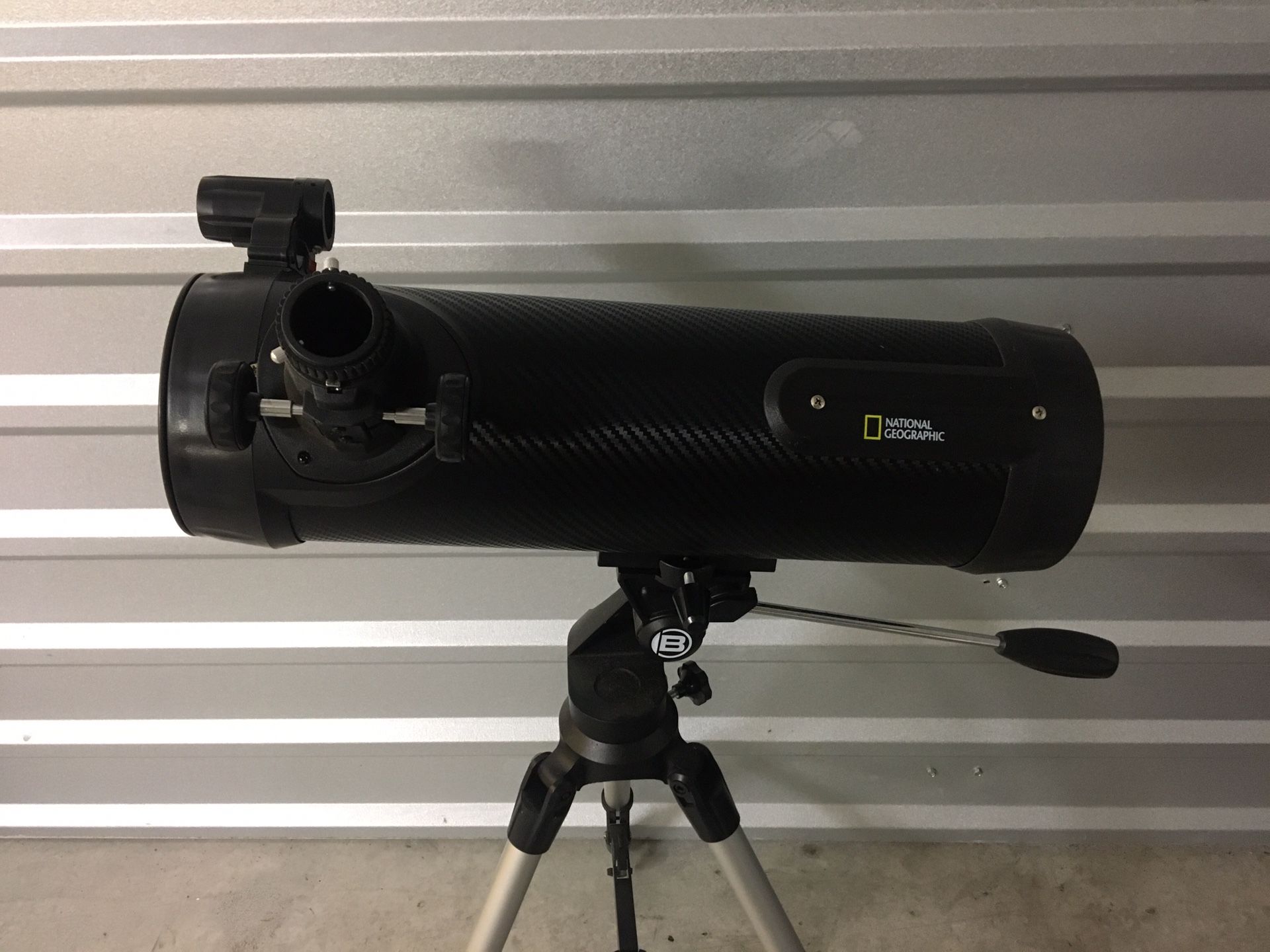 National Geographic 114mm reflecting telescope for Sale in North Fort