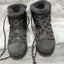 Woman's Dior Boots for Sale in Cincinnati, OH - OfferUp