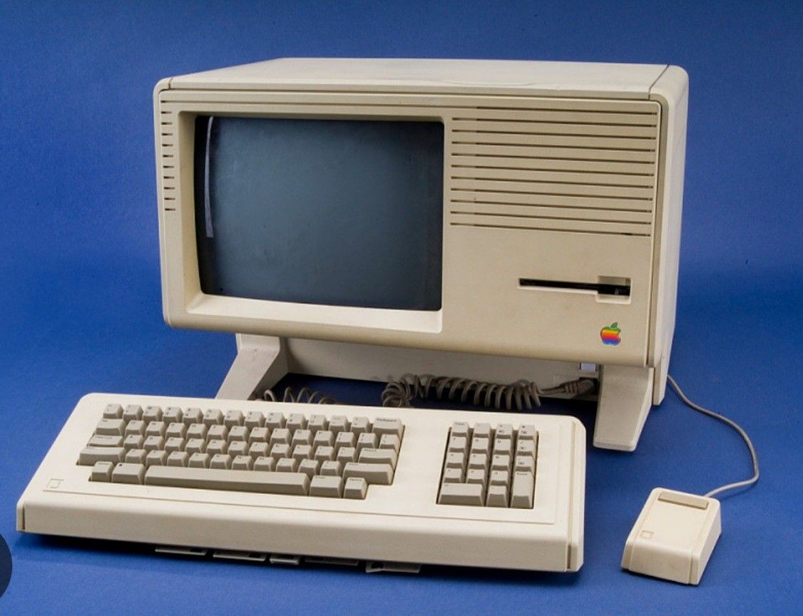 RARE APPLE LISA COMPUTER