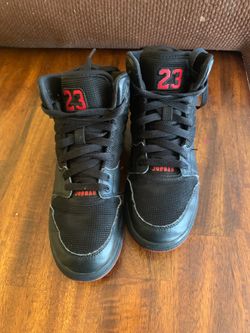 Jordan’s boys size 5.5