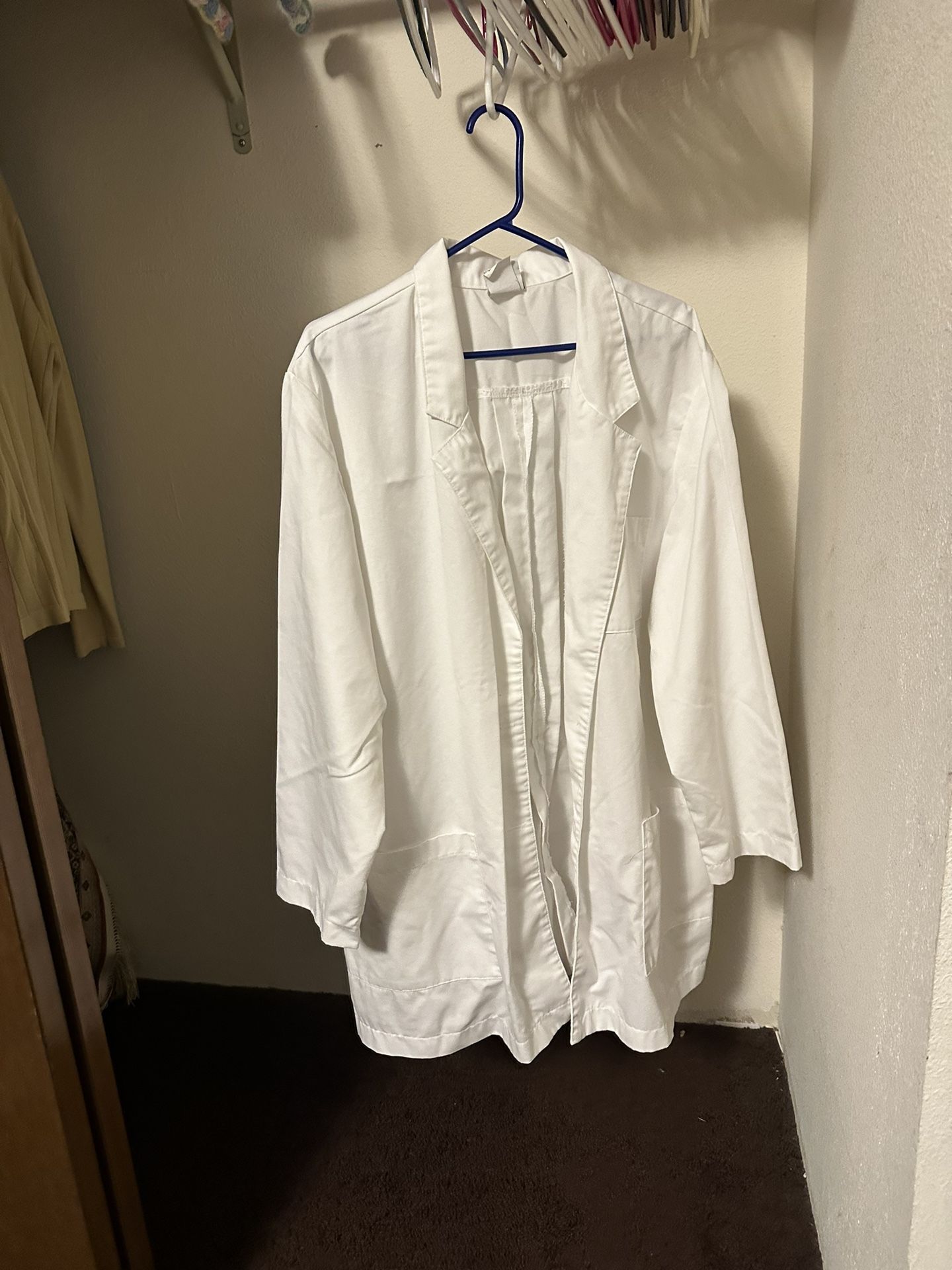 Peaches 46W Plus Size Women’s White Lab Coat