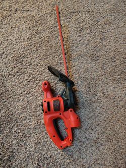 Black & Decker Hedge Trimmer Electric NEW..SEE PICS!