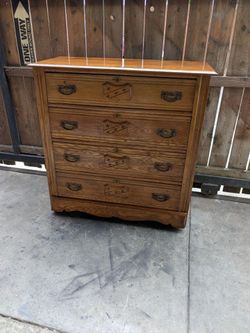 Vintage Eastlake style dresser