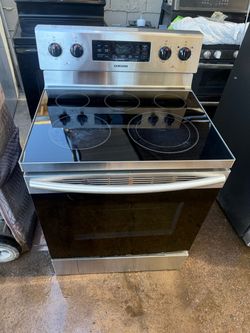 Samsung electric stove / convection oven range
