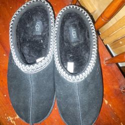 Uggs black size 10