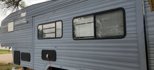 1997 Dutchmen 5th wheel trailer 26ft with slide out, mobile home project almost complete
