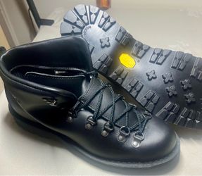 Danner Black Leather Hiking Boots with Vibram Sole