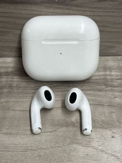 Apple - AirPods (3rd generation) with Lightning Charging Case - White (PO1025216)