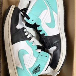 Nike Air Jordan 1 Mid Tropical Twist Men’s Size 9.5 - With Box