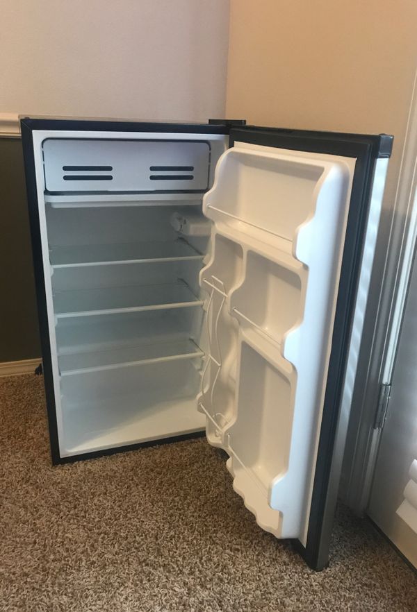 Frigidaire 3.3cu ft Freestanding Mini Fridge (Silver Mist) for Sale in
