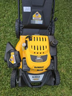 Dewalt 196cc Celf Propelled New $420 Each One Firm Price/NUEVA  420 Precio Firme