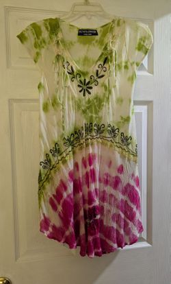 Woman's short dress / long shirt size medium