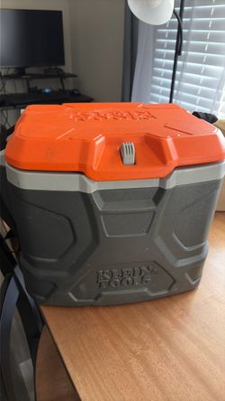 KLEIN tools lunchbox