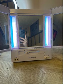 Makeup mirror