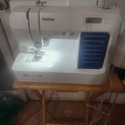 Brother Sewing Machine CS7000X 