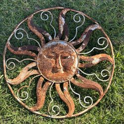 Rusty Weathered Sun outdoor decor-Wall sculpture Garden decoration antique metal Yard Art Chipping Paint 