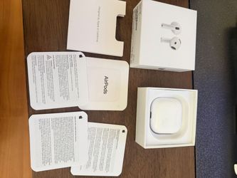 Apple AirPods 4 with Charging Case