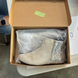 New Peak Ankle Boots - Youth Kids Size 2 (girls)