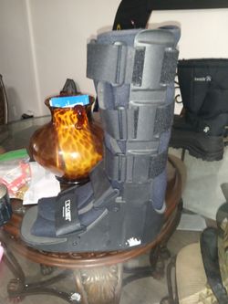 Biomet bracing walking boot tall size extra large
