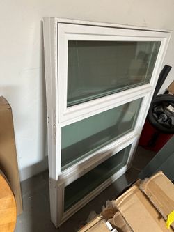 3-Lite Horizontal Vinyl Window – White – Good Condition