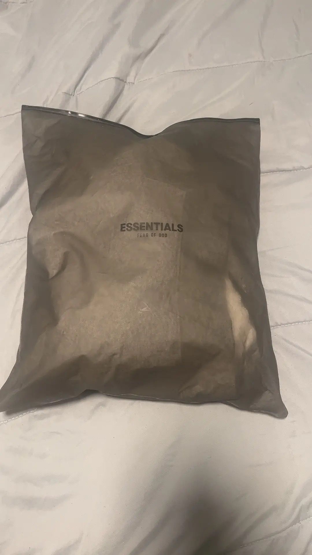 Grey Essentials XL 170$