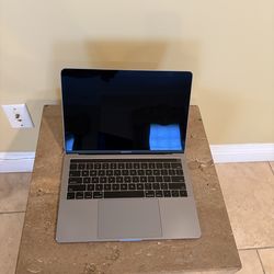 2019 Macbook Pro 13 Inch 8 GB memory 128 storage