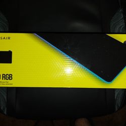 MM700 Corsair RGB Mousepad
