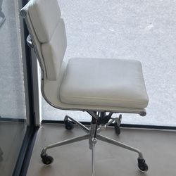 set of 4 modern office chairs 