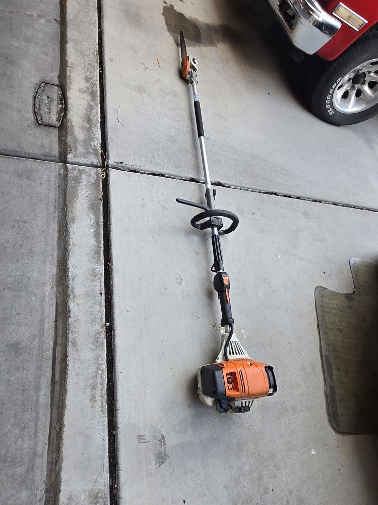 Stihl Pole Saw. Trabaja Bien