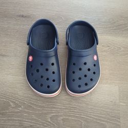 Crocs size 8 women's/6 men's (in Rancho Peñasquitos)