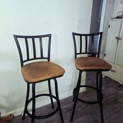 2 barstools