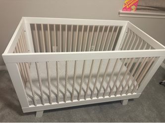 Baby Crib / Toddler Bed convertible with mattress