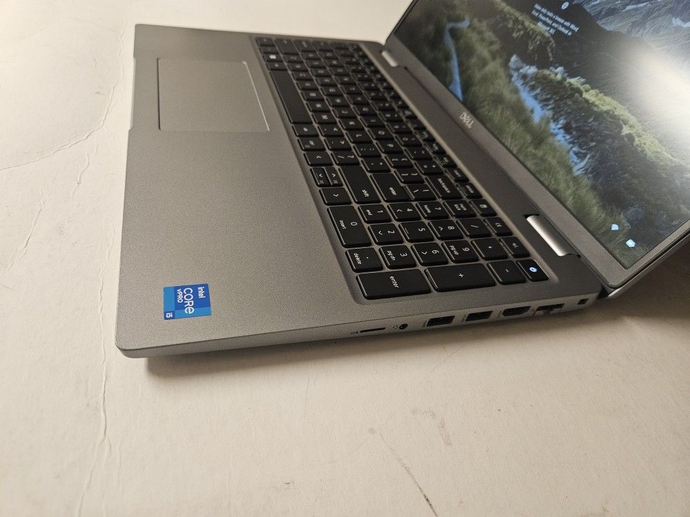 Dell Latitude Laptop 5520 i5 16gb Ram 750gb SSD Drive 15.6 Screen
